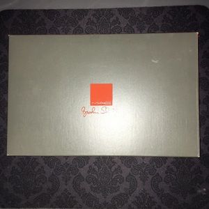 BNIB MAC BROOK SHEILDS PALETTE